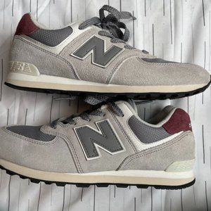 NWOT NEW BALANCE 574 maroon and grey